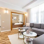 Old Town Bucharest, Lovely 2 Bedrooms Apartament Bucureşti