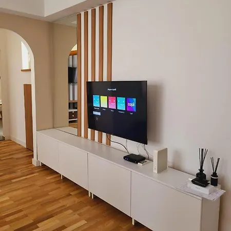Apartment Old Town Bucharest, Lovely 2 Bedrooms *