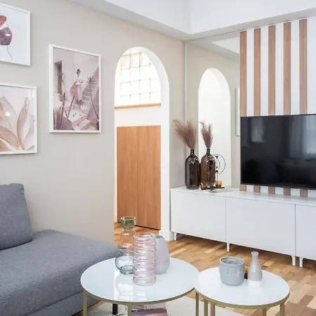 Old Town Bucharest, Lovely 2 Bedrooms Βουκουρέστι