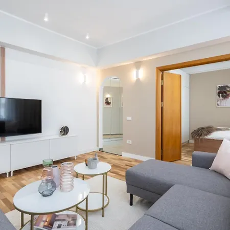 Апартаменты Old Town Bucharest, Lovely 2 Bedrooms Бухарест