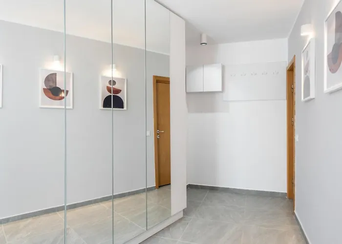 Old Town Bucharest, Lovely 2 Bedrooms 公寓 *