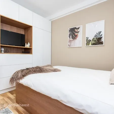 Old Town Bucharest, Lovely 2 Bedrooms Apartamento Bucarest